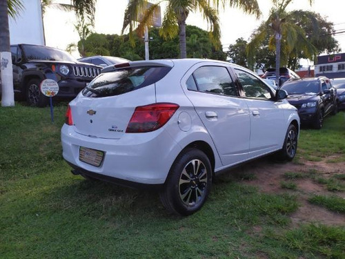 Imagem 5 de 9 de Chevrolet Onix Hatch Ltz 1.4 8v Flexpower 5p Mec.