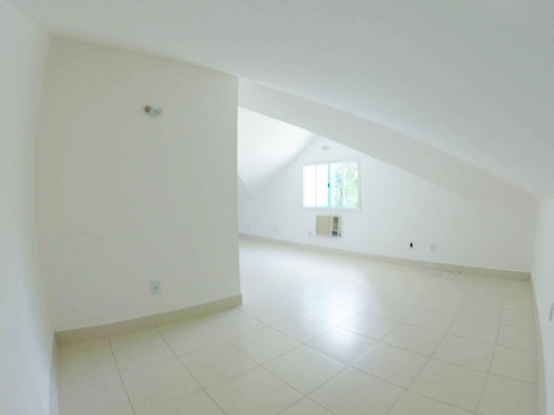 Casa De Condomínio À Venda Na Rua Santa América, Vargem Grande, Rio De Janeiro - Rj - Liv-9692