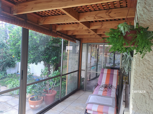 Casa Sólida Con Piscina En Condomio