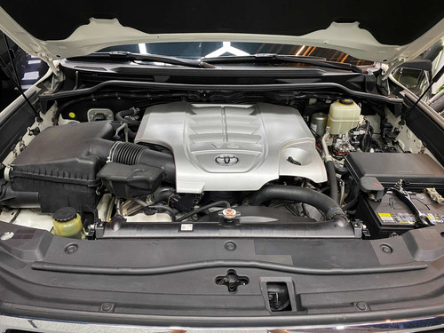Imagen 8 de 9 de Toyota Land Cruiser 200