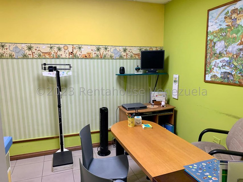 Casa Comercial En Venta En Chuao A Pie De Calle Angela Tocho