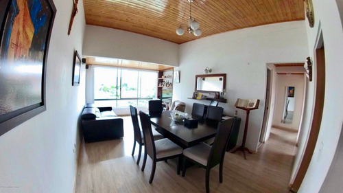 Apartamento En Portales Del Norte Mls 21-484 Lq