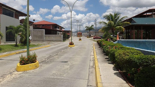 Imagen 16 de 21 de Casa En Venta En Guatire Castillejo 22-2503 Tlf 04129915337
