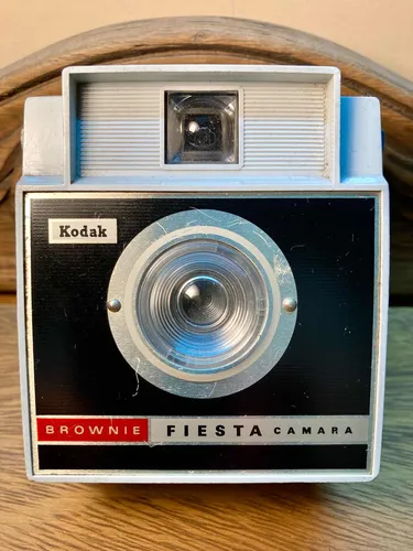 Cámara Fotográfica Kodak Brownie Fiesta Fantástico Estado ! (Usado)