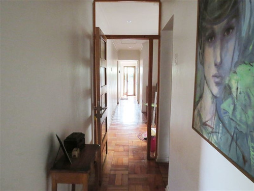 Casa En Venta De 5 Dorm. En Ñuñoa
