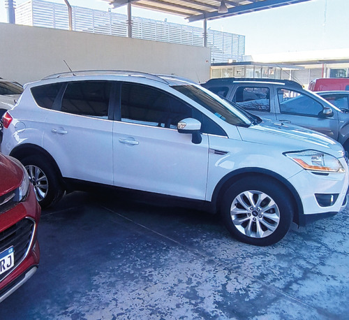 Fors Kuga 2.5t Trend 4x4