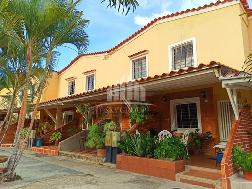 Townhouse En Res. Laguna Club Los Jarales Za