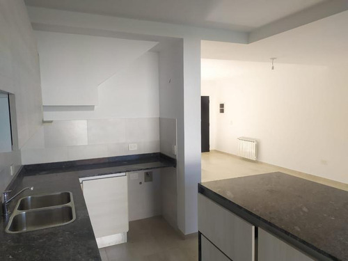 Imagen 6 de 23 de Dúplex De 3 Dormitorios En Venta En La Calandria