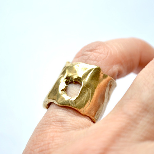Imagen 1 de 5 de Anillo Organico Abierto Ventanita, Texturas, Macizo Bronce