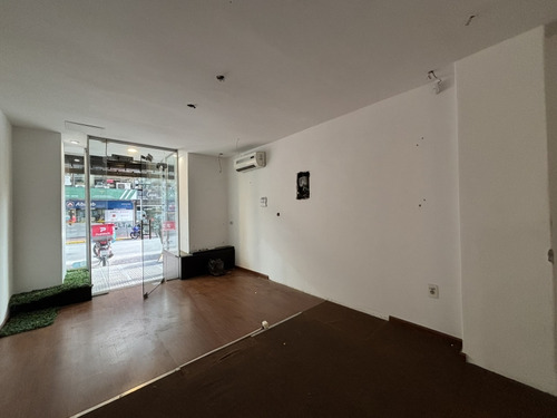 Diri Rio Negro Y 18 - Excelente Punto Comercial! Local 48 M2 (pb + Ss)