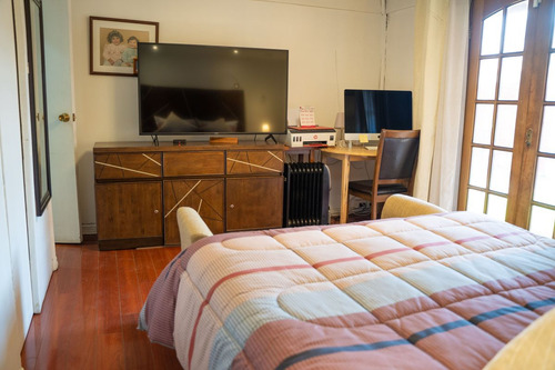 Se Vende Casa A Pasos De Vicuña Mackenna Con Santa...