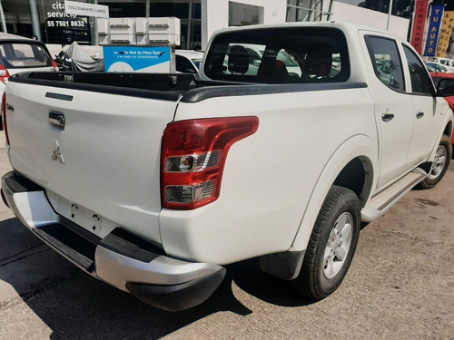 Imagen 5 de 6 de Mitsubishi L200 2018 2.4 Cabina Doble 4x2 Mt