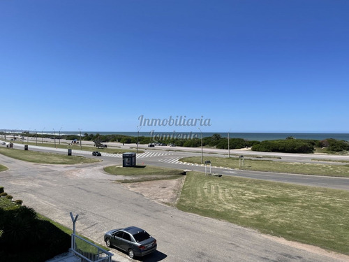 Imagen 14 de 15 de Venta Apartamento 2 Dormitorios Frente Al Mar Playa Brava