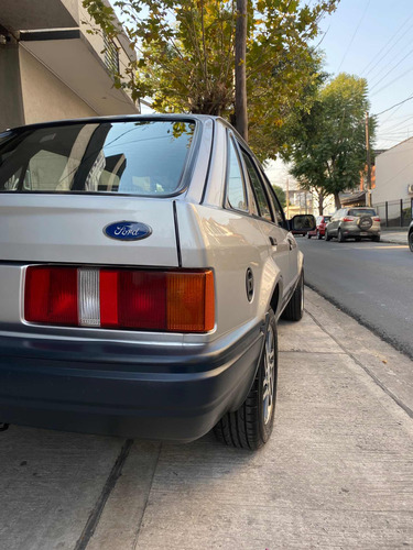 Ford Escort 1.6 Lx Aa