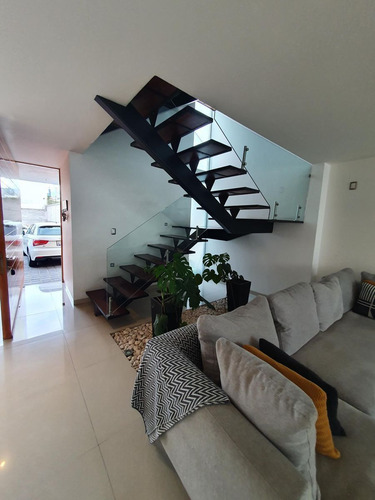 Vendo Casa En Centro Sur, Claustros De Las Misiones, Roof Garden, 3 Niveles