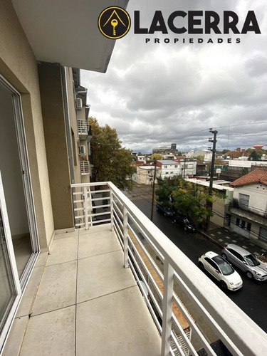 Departamento 2 Amb. Con Cochera En Villa Ballester.