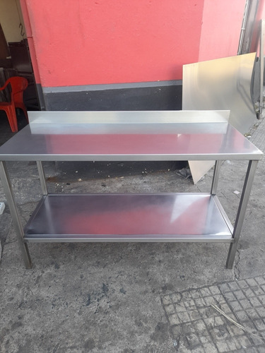 Mesa En Acero Inox De 1.50x60x90 Con Zocalo De 10 Y Estante.