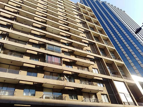 Merced 562, Santiago