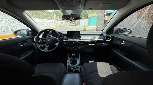 Kia Forte 2.0 L Mt