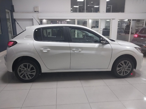 Peugeot 208 Allure Manual O Tiptronic 1.6 Polo Onix Sandero