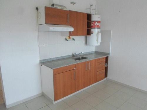 Imagen 5 de 8 de Departamento En Venta, Moreno 615 2° D, Belén De Escobar