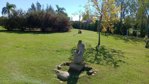 Casa 5 Ambientes Permuta Pileta Quincho Parrilla