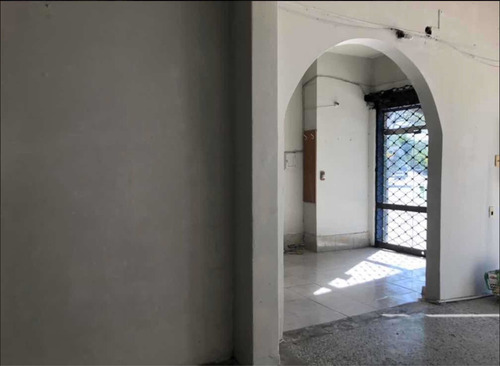 Local Comercial En General Flores 17000