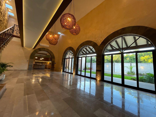 Casa En Venta Merida, Temozon Norte En Privada, Mod. Aurora, Entrega Inmediata.