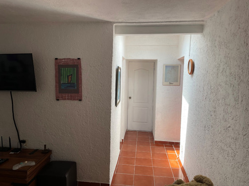 Tejeda Rento Bonita Recamara Amueblada A Señorita Estudie O Trabaje. Servicios, Internet, Cocina, Refri, Micro, Smart T.v. Área Común Independiente A La Casa.