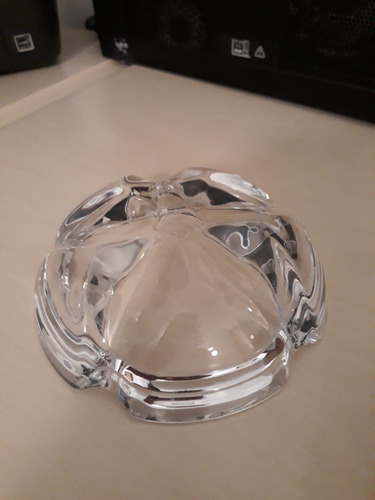 Imagem 3 de 3 de Cinzeiro Cristal 16cm De Diâmetro Lindo!