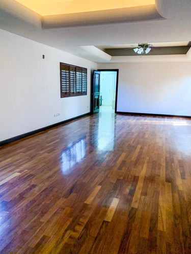 Imagen 5 de 16 de Hermosa Casda En Venta - Colonia Colorines - San Pedro Garza