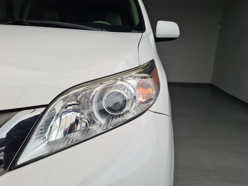 Imagen 4 de 15 de Toyota Sienna 2014 3.5 Xle Piel At