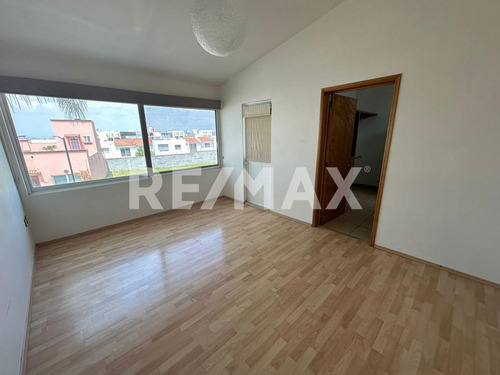 Casa En Venta En Condominio Claustros De Satiago
