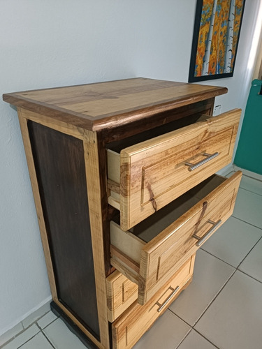Imagen 3 de 5 de Gavetero De Madera