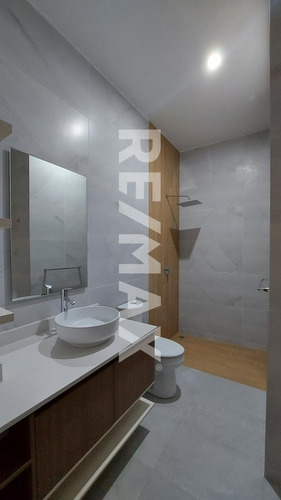Imagen 18 de 26 de Venta De Departamento Torre Del Bosque - (2)
