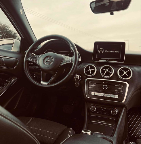 Imagen 9 de 12 de Mercedes-benz Clase A 2016 1.6 A200 Urban 156cv