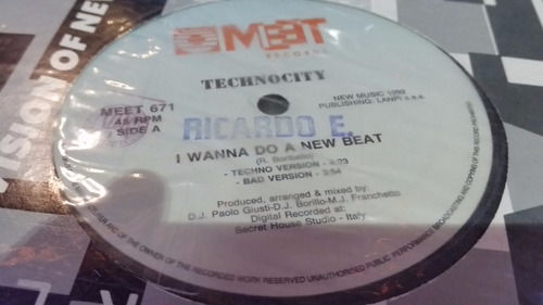 Techno City I Wanna Do A New Beat Vinilo Maxi Sampler Bizz