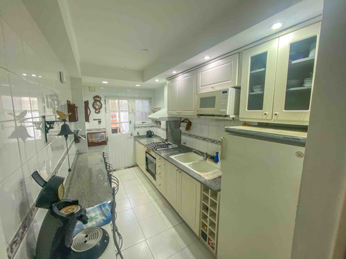 Imagen 8 de 25 de Venta Casa Caseros Centro 5 Amb Pileta 2 Cocheras