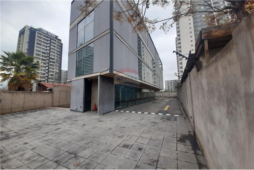 Gran Edificio Corporativo - Arriendo/venta