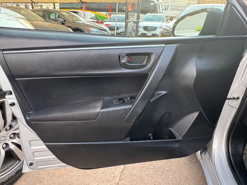 Toyota Corolla 1.8 Base At