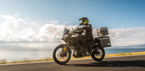 Nueva Cfmoto Mt700 2025 Llévala Financiada Sin Intereses