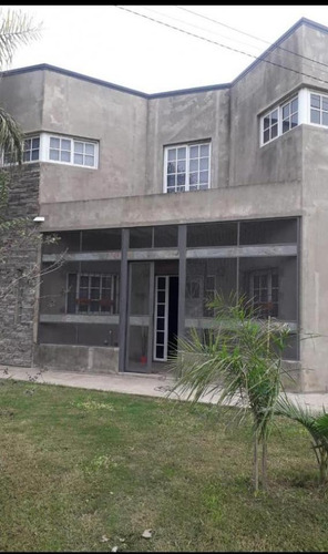 Casa En Venta - 2 Dormitorios 1 Baño - Cochera - 182mts2 - Santa Fe De La Vera Cruz