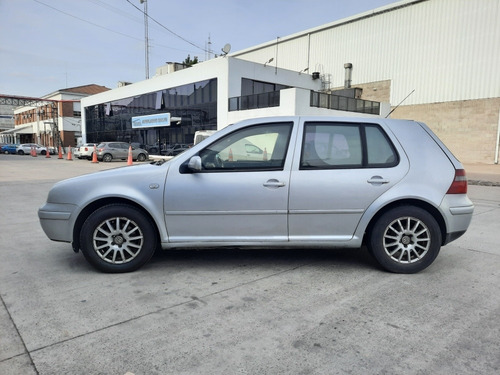 Imagen 8 de 11 de Volkswagen Golf 2004 2.0 Highline