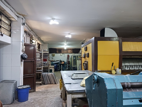 En Venta Fondo De Comercio Panificadora Ubicada En La Candelaria. Zona De Alto Tráfico. Valencia.27jun. Bc
