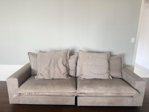 Sofá Cinza Em Tecido Suede Cinza-escuro (Usado)
