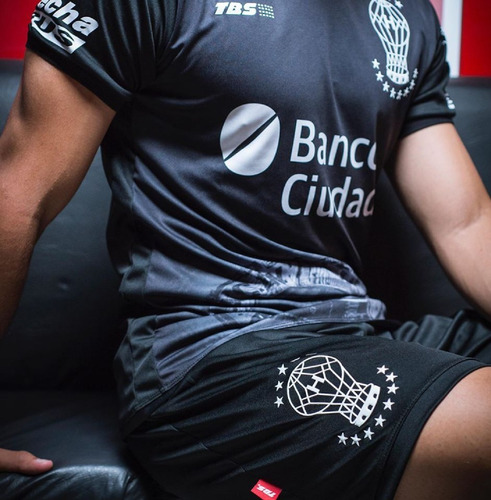 Imagen 4 de 6 de Short Alternativo 2 Huracán Tbs 2020