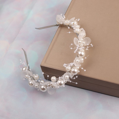 Diadema Con Forma De Corona De Flores Y Diamantes De Imitaci