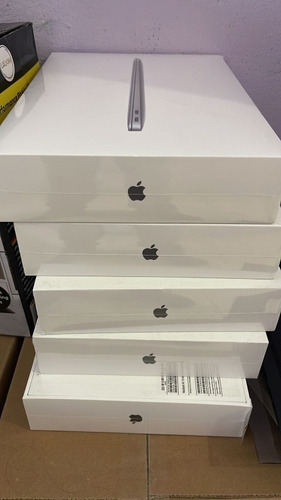 Macbook Air 2020 13 (Usado)