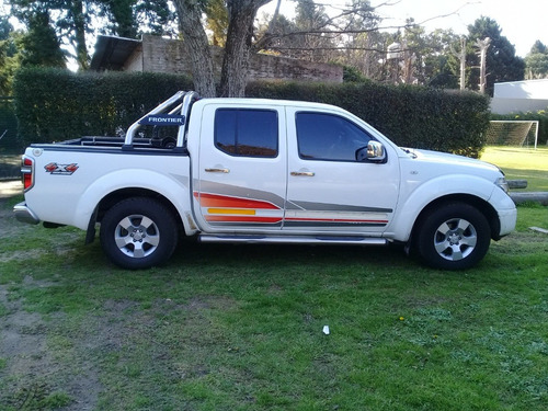 Imagen 8 de 15 de Nissan Frontier 2.5 Le Cab Doble At 4x4
