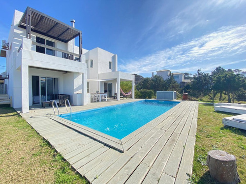Imagen 1 de 30 de Venta: Casa 5 Dormitorios Primera Linea Montoya La Barra
